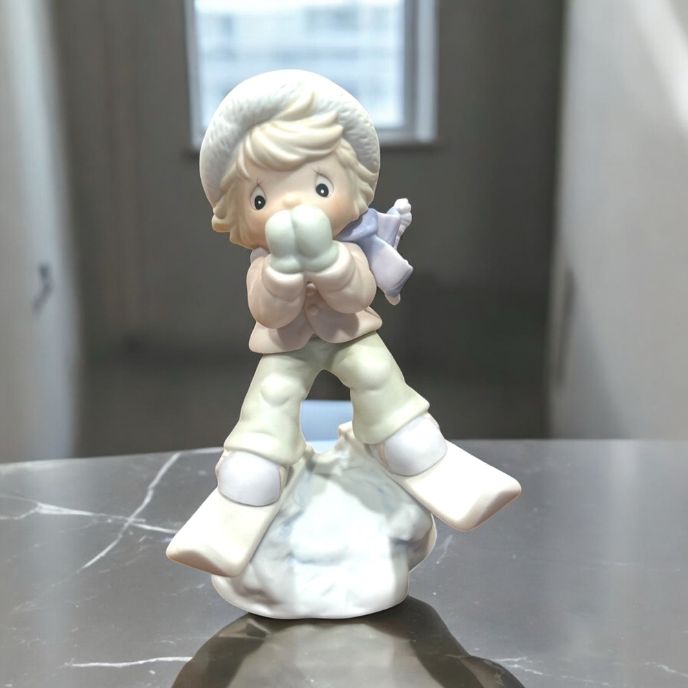 Precious Moments 1992 “It’s so uplifting to have a friend like you” figurine